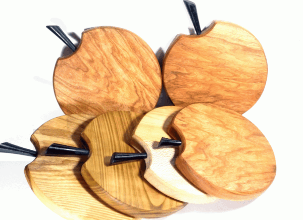 Chopping Board Wooden Apple Shaped Medium 7"